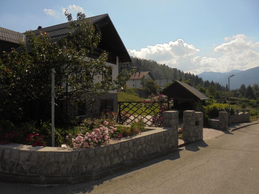 Guest House Ema Crni Lug Exterior photo